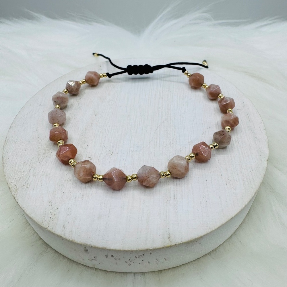 Sophisticated Gold and Brown Bracelet with Adjustable Fit - Picture 3 of 4